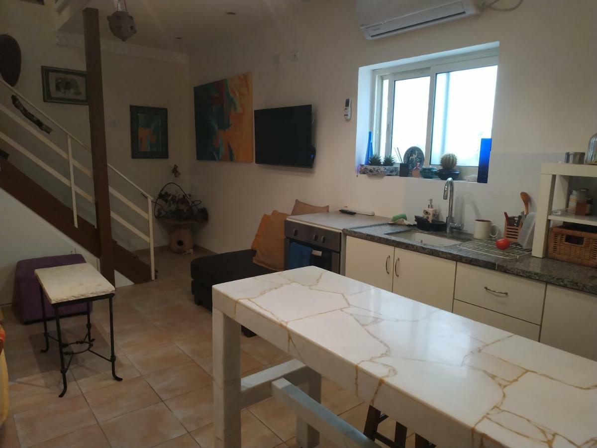 Appartement Studio Apt Great Location Heart Of Downtown District à Haïfa Extérieur photo